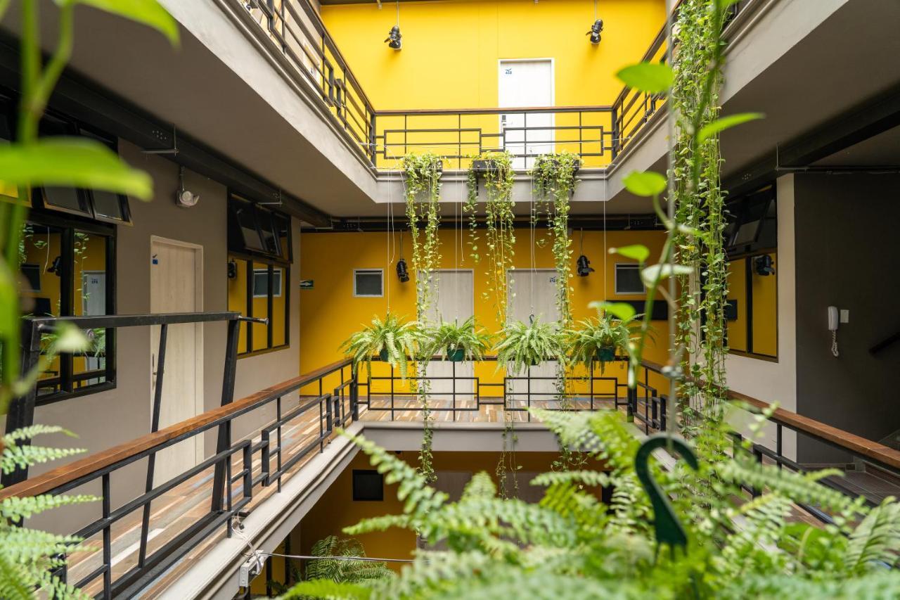 Hotel El Meson Ла-Дорада Екстер'єр фото